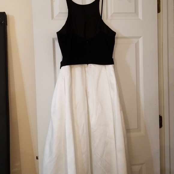 Black and white elegant dress - Picture 4 of 4